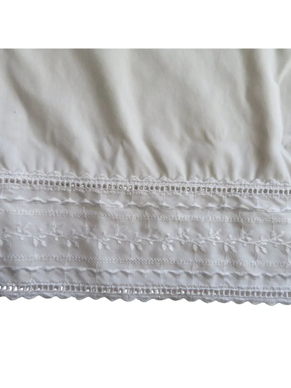 Vintage JCPenney 1 King Size Pillowcase Beige Embroidered Floral Lace Trim